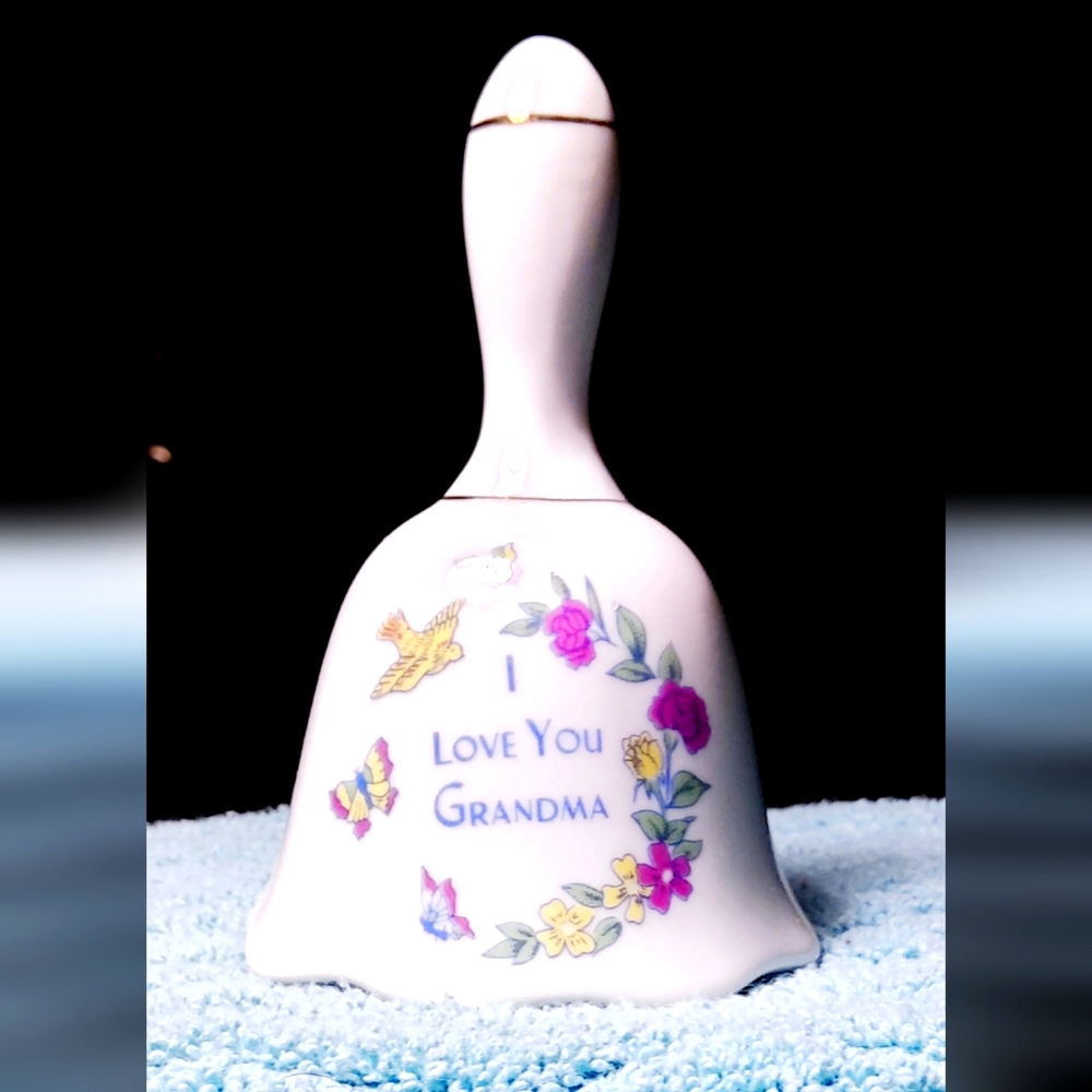 Fairway N S E W Lovely 5" I Love You Grandma Porcelain Bell